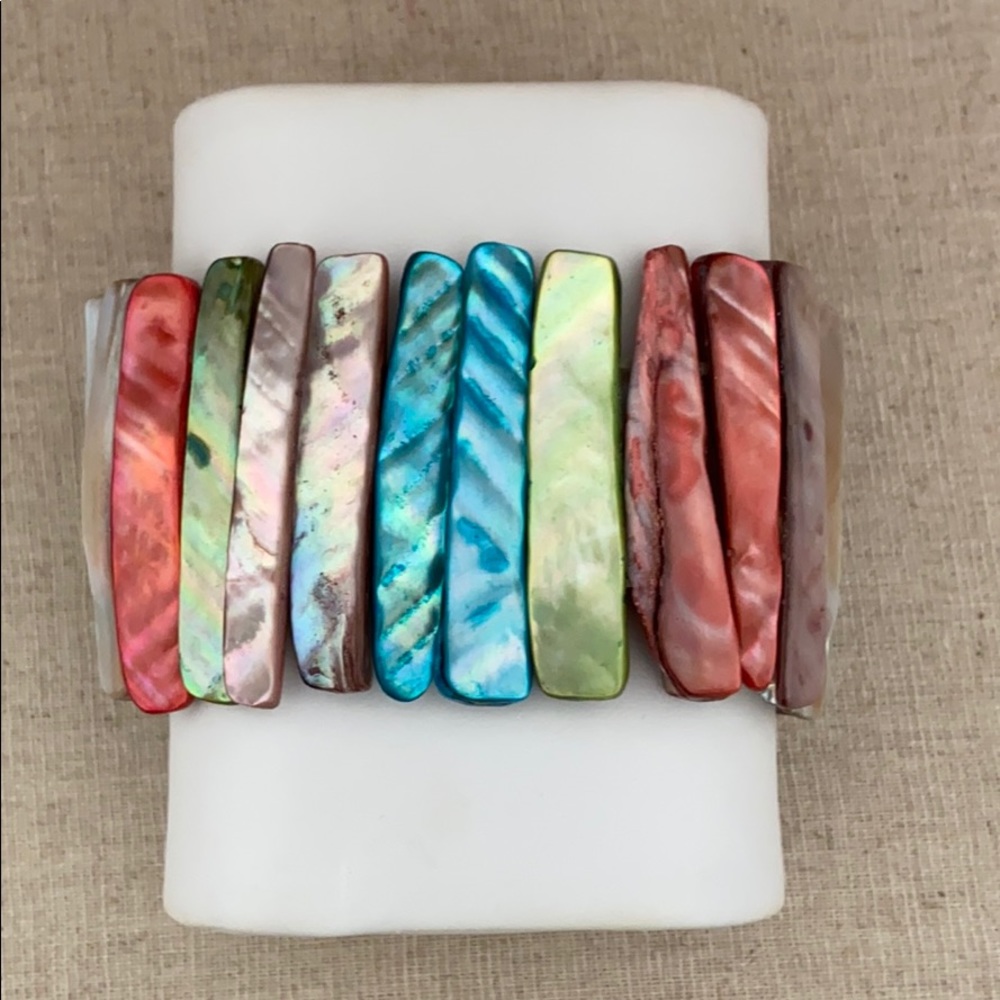 Beautiful Multicolored Shell Stretch Bracelet - image 5